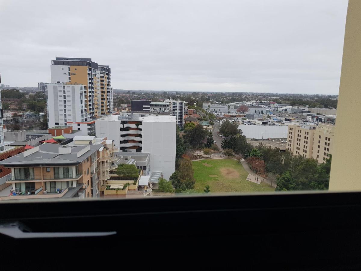 Parramatta Hotel Apartment 悉尼 外观 照片