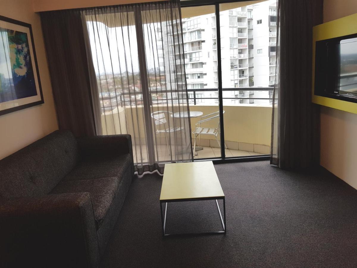 Parramatta Hotel Apartment 悉尼 外观 照片